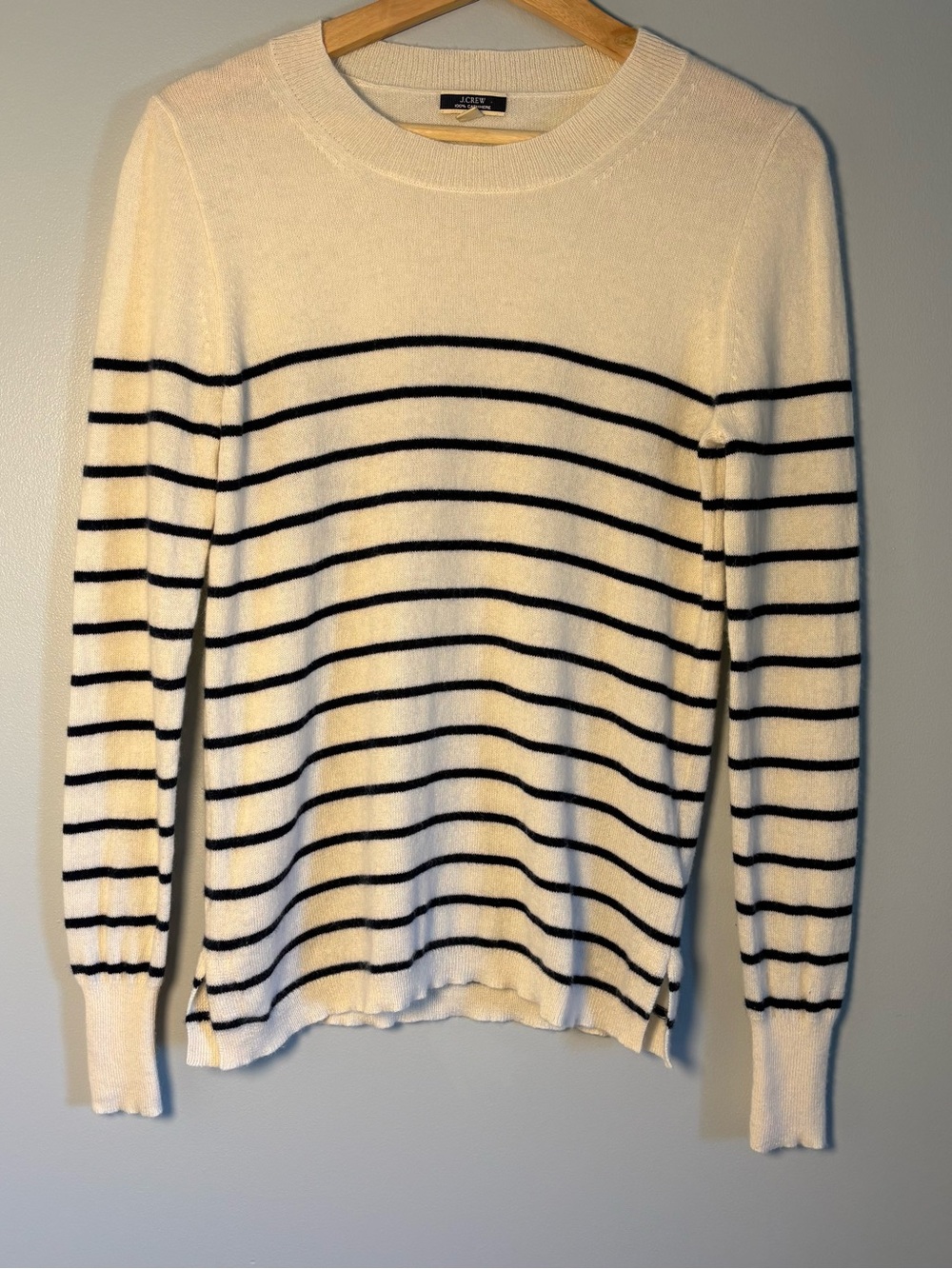 J Crew 100% Cashmere crewneck sweater in simple stripe size small